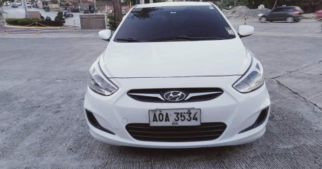 Selling Hyundai Accent 2015 