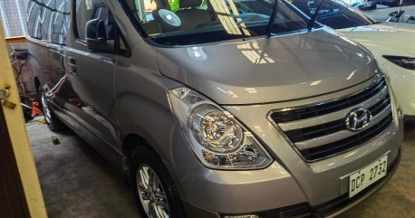 Selling Silver Hyundai Grand Starex 2016 in Pasig