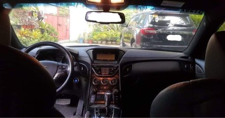 White Hyundai Genesis 2005 for sale in Lapu Lapu