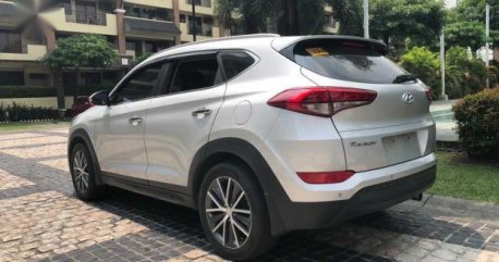 Selling Pearl White Hyundai Tucson 2016 in Caloocan