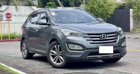 Grey Hyundai Santa Fe 2014 for sale in Makati