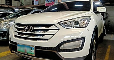 Selling White Hyundai Santa Fe 2013 in Quezon