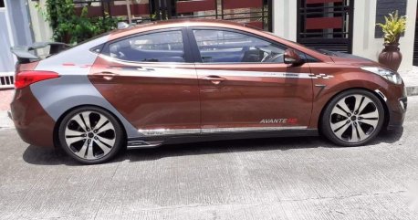 Selling Brown Hyundai Elantra 2012 in San Fernando