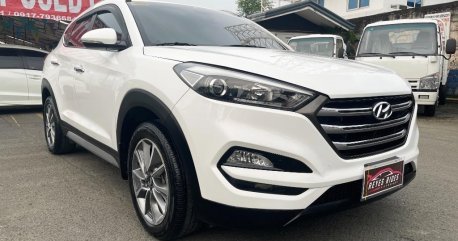 Selling White Hyundai Tucson 2018 in Cainta