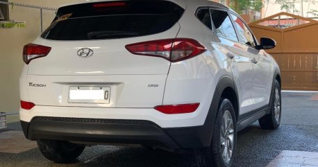 Selling Pearl White Hyundai Tucson 2016 in Silang