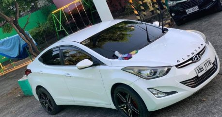 White Hyundai Elantra 2015 for sale in Trece Martires