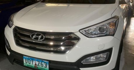 Sell White 2013 Hyundai Santa Fe in Imus