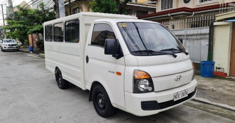 White Hyundai H-100 2018 for sale in Manual