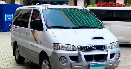 Sell White 2004 Hyundai Starex in Quezon City