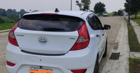 Selling Pearl White Hyundai Accent 2016 in Pasay