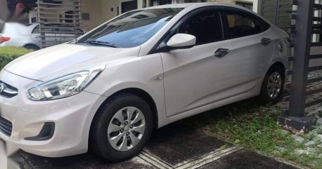 Pearl White Hyundai Accent 2015 for sale in Caloocan