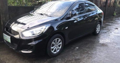 Selling Black Hyundai Accent 2012 in Camaligan