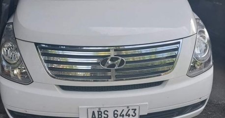 Selling Pearl White Hyundai Grand Starex 2015 in Gattaran