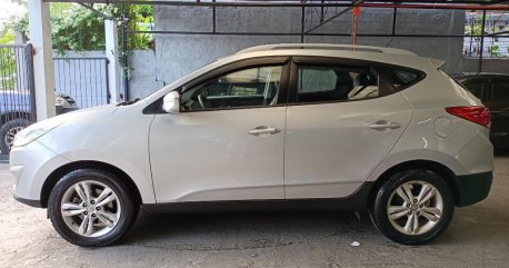 Silver Hyundai Tucson 2012 for sale in Automatic