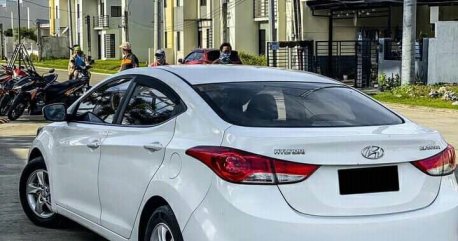 Sell Pealwhite 2014 Hyundai Elantra in Manila