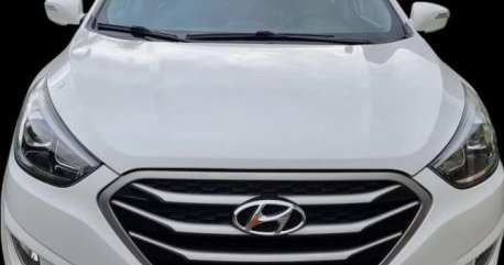 Selling Pearl White Hyundai Tucson 2015 in Manila