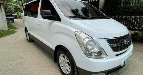 Selling Pearl White Hyundai Starex 2008 in Talisay