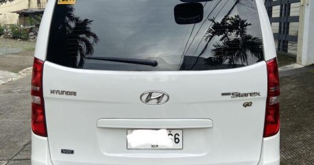 Selling Pearl White Hyundai Grand Starex 2014 in Marikina