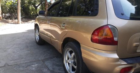 Beige Hyundai Santa Fe 2004 for sale in Valenzuela