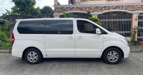Selling Pearl White Hyundai Grand Starex 2014 in Las Piñas
