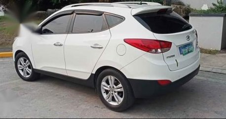 White Hyundai Tucson 2011 for sale