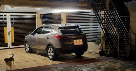 Sell Grey 2011 Hyundai Tucson in Angono