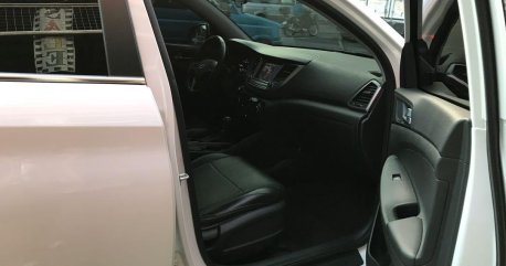 Selling White Hyundai Tucson 2019 in Quezon City