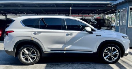 Sell White 2019 Hyundai Santa Fe in Las Piñas