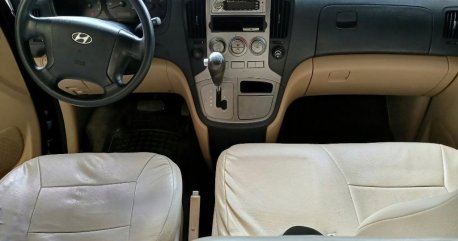 Black Hyundai Grand Starex 2010 for sale in Automatic