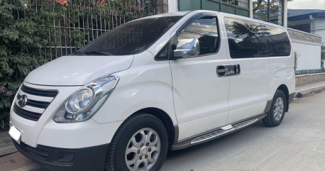White Hyundai Grand Starex 2017 for sale in Manual