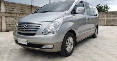 Silver Hyundai Grand Starex 2015 for sale in Jaen