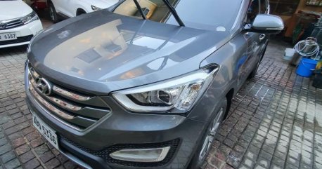 Grey Hyundai Santa Fe 2015 for sale in Automatic