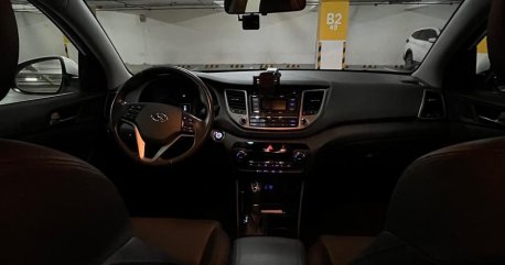 Selling White Hyundai Tucson 2016 in Manila