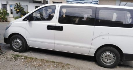 White Hyundai Starex 2017 for sale in Cainta