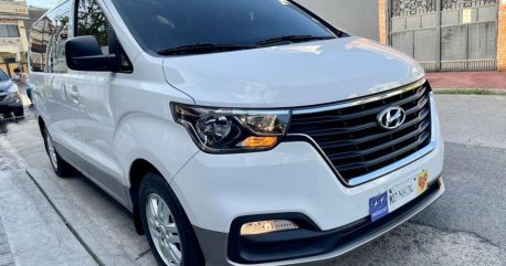 White Hyundai Starex 2019 for sale in Automatic