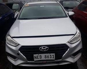Selling Silver Hyundai Accent 2015 in Makati