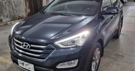 Selling Black Hyundai Santa Fe 2015 in Manila