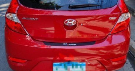 Red Hyundai Accent 2013 for sale in Valenzuela