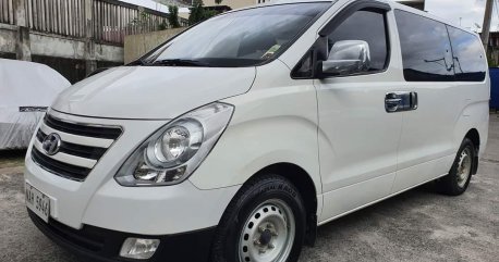 White Hyundai Grand Starex 2016 for sale in Manual