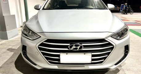 Selling Pearl White Hyundai Elantra 2018 in Quezon 