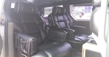 Sell White 2017 Hyundai Starex in Manila