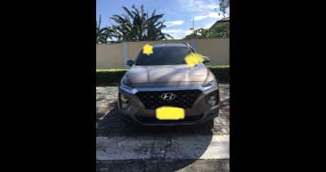 Selling Silver Hyundai Santa Fe 2019 in Las Piñas