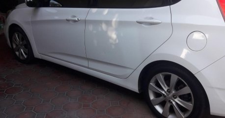 White Hyundai Accent 2014 for sale in Las Piñas