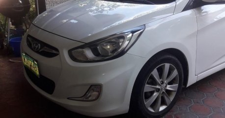 White Hyundai Accent 2014 for sale in Las Piñas
