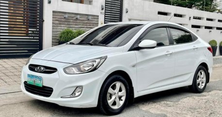 White Hyundai Accent 2012 for sale in Pasig