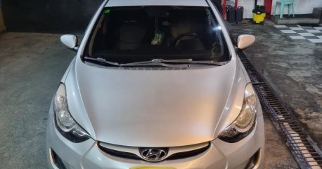 Selling Pearl White Hyundai Elantra 2012 in Valenzuela