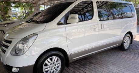 Selling Pearl White Hyundai Starex 2018 in Rosario