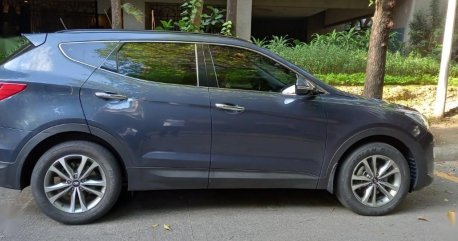 Selling Silver Hyundai Santa Fe 2018 in Manila