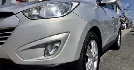 Selling Silver Hyundai Tucson 2010 in Angeles