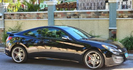 Black Hyundai Genesis 2011 for sale in Bacoor